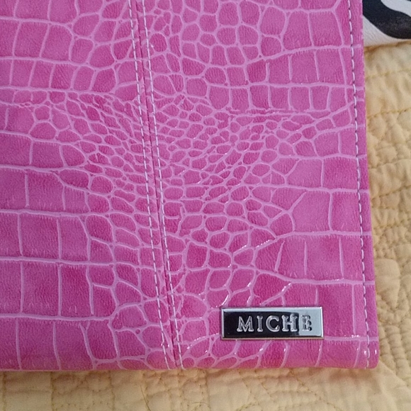 Miche Clutches - Picture 3 of 4